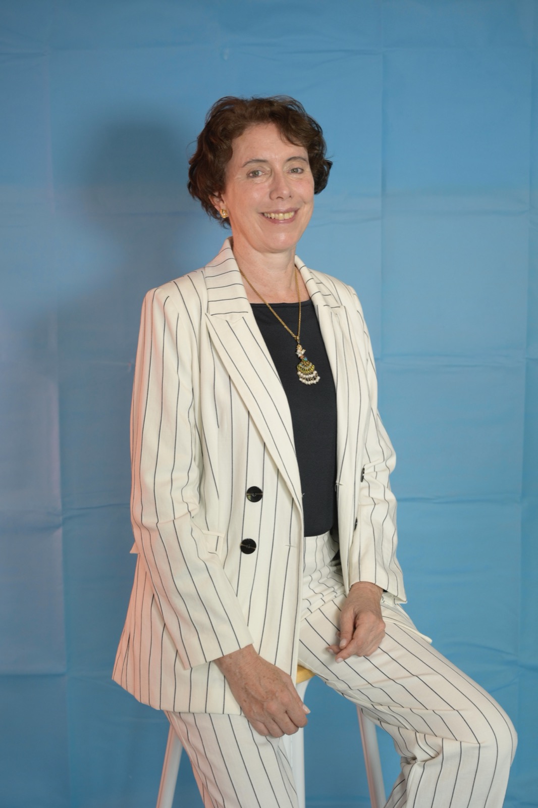 Isabel V Echavarria